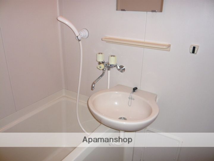 メゾン・ヴェルデ八幡102の風呂