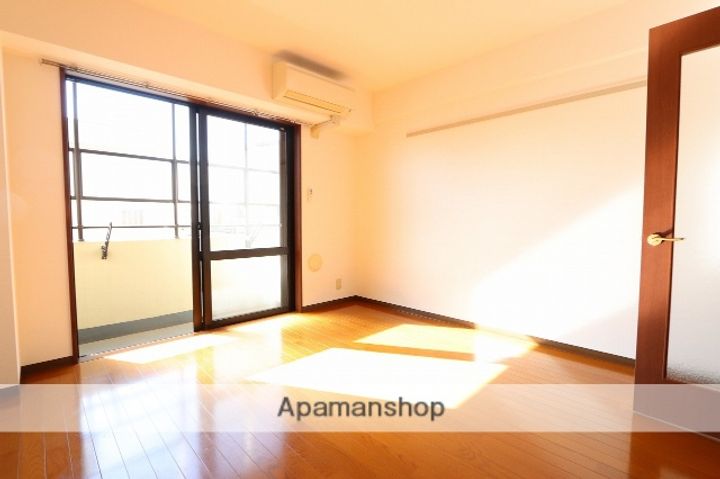 サンコート中島206の居間