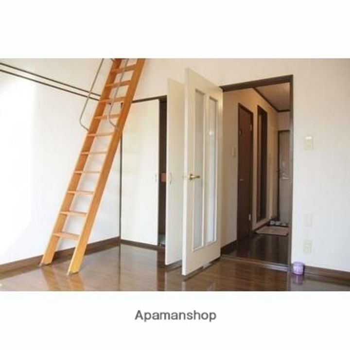 メゾンシンワの居間