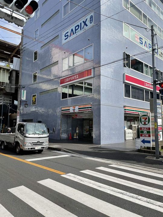 ベルク フェルトの周辺