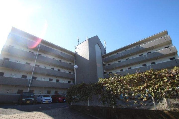 ガーデンヒルズ中山の外観