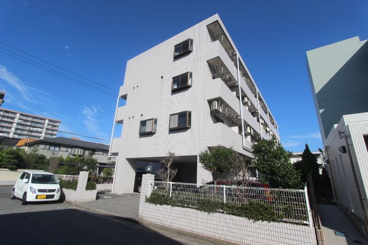 千葉県船橋市本中山5丁目の賃貸マンションの外観