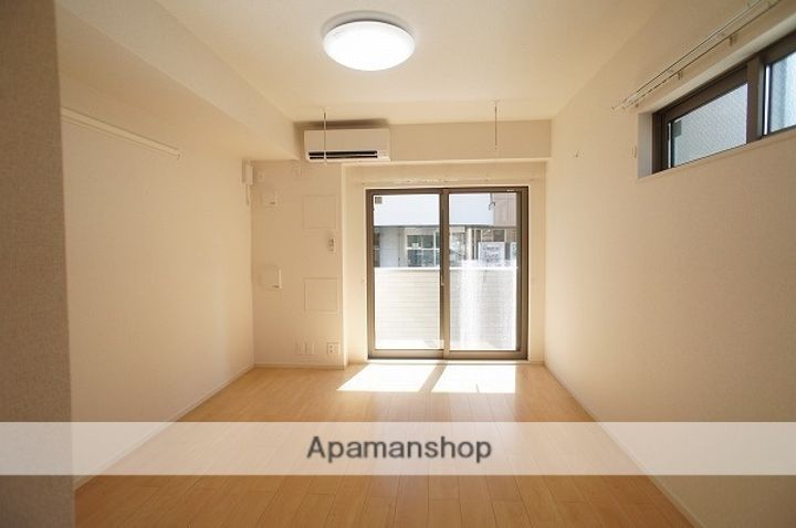 ハピネス105の居間