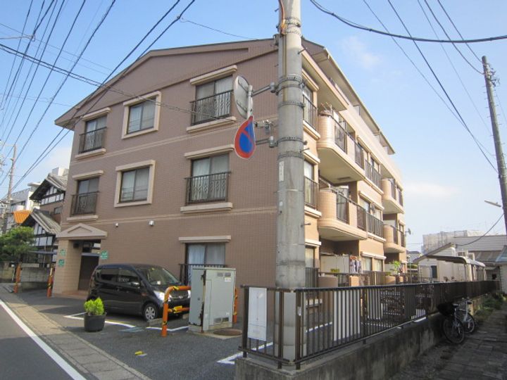 フロントアイランドハイツの外観