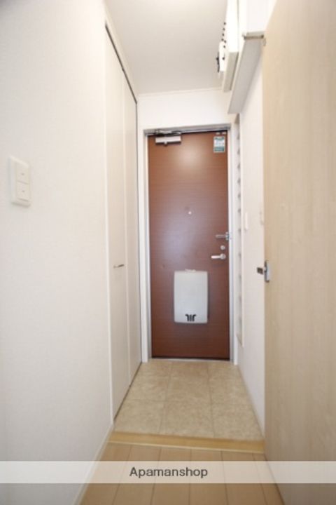 シェスタ201の玄関