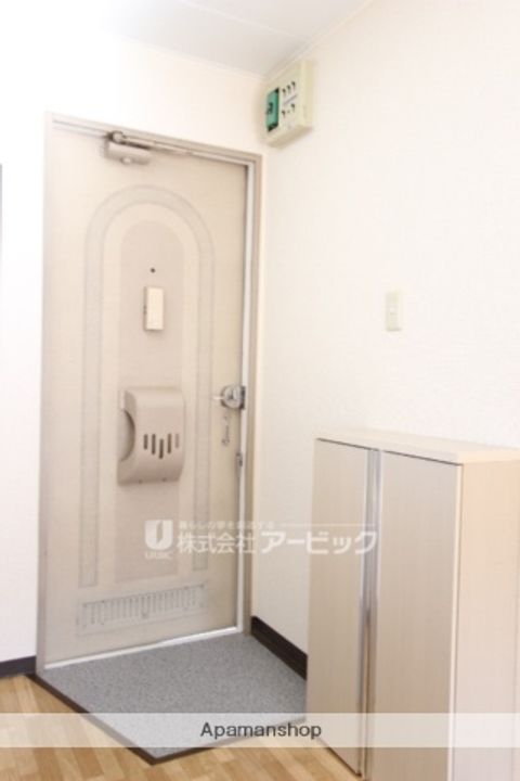 ドルフ石井Bの玄関