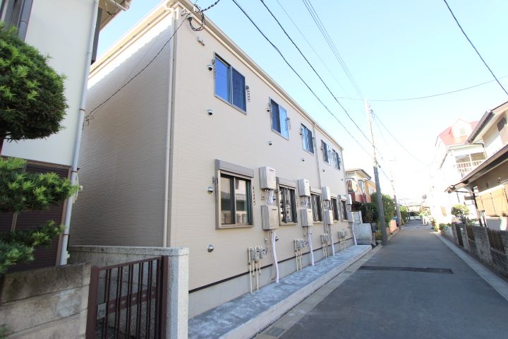 ニューステージ船橋の外観