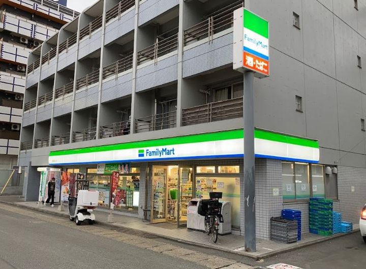 シュトラルヴェヌスの周辺