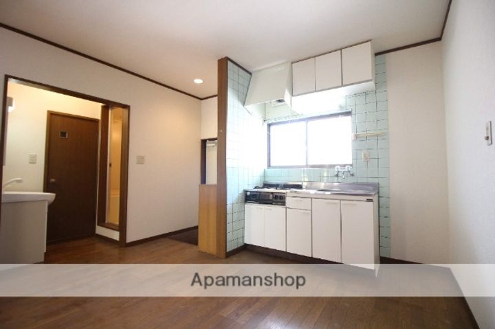 ニューエステートの内装