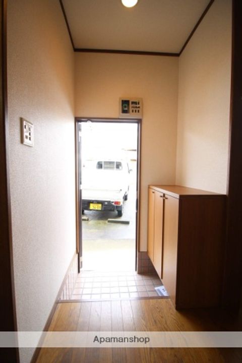 ニューエステートの内装