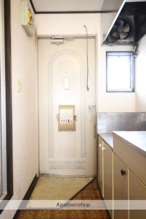 フォーブル日大通りの玄関