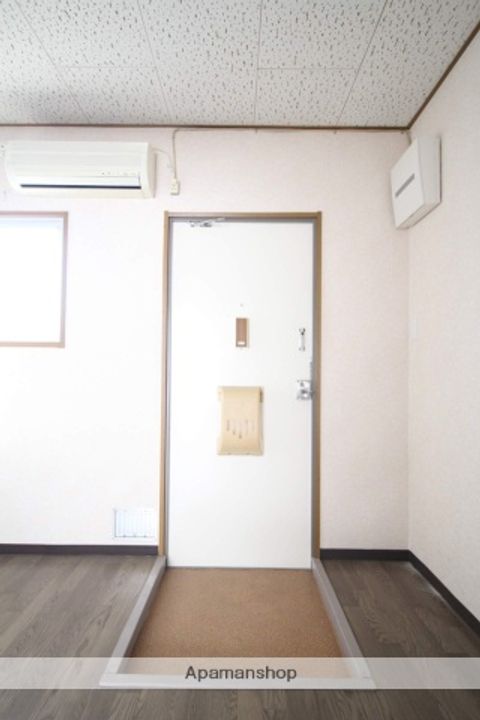 第二ミヤザワハイツの玄関