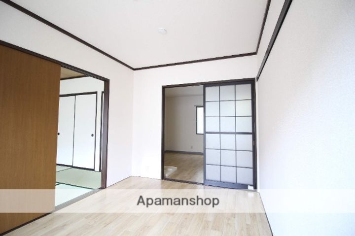 シャルム宮阪の居間