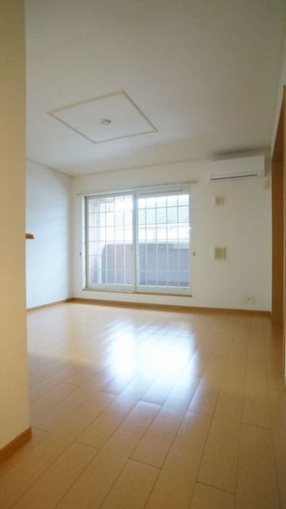 アンジュ アムール Aの居間