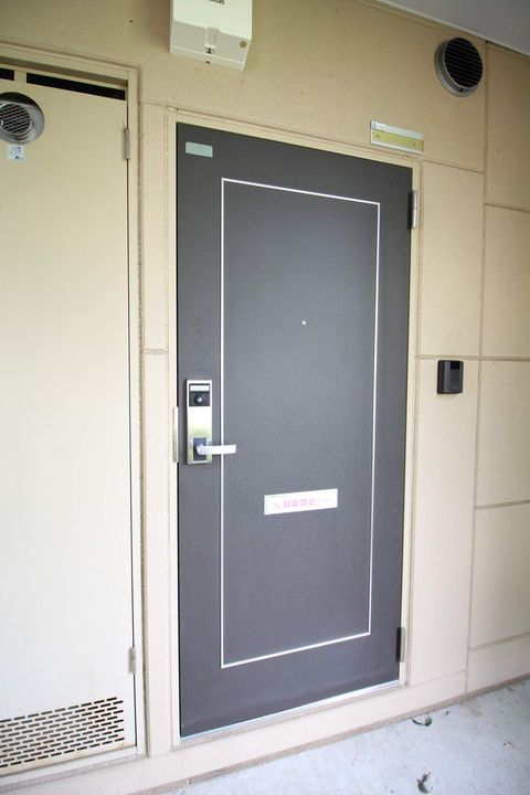 ルミナスハイムの玄関