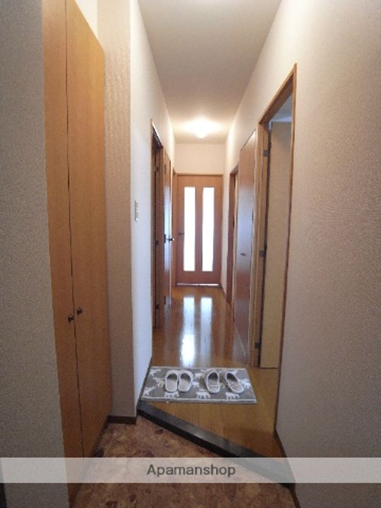 千葉県八千代市大和田新田の賃貸マンションの玄関