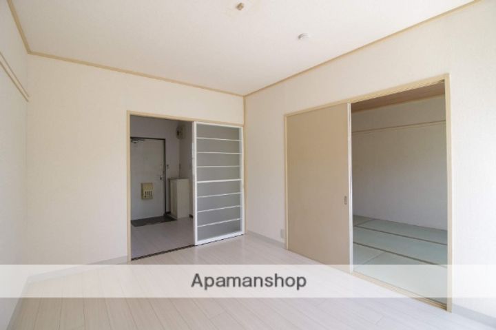 プレジールKATSUTAの内装