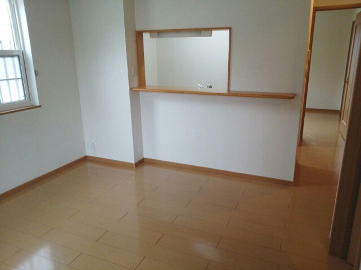 ワイズ コンフォートの居間