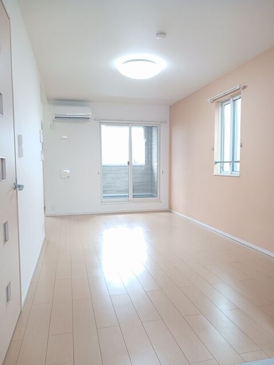 サンリットガーデンNの居間