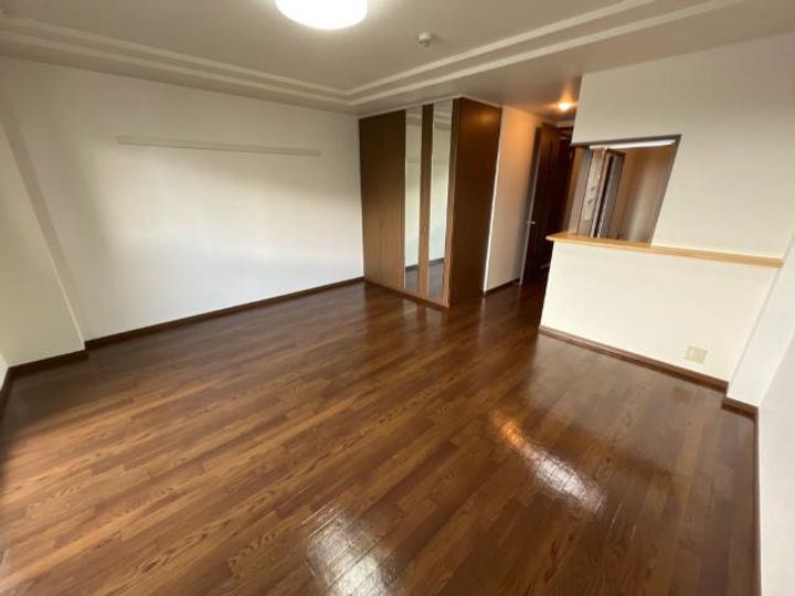 ウェルストン・シャルムの居間