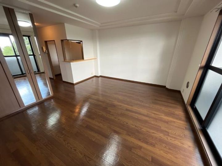 ウェルストン・シャルムの居間