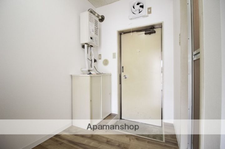 ジュエリーコートB棟の玄関