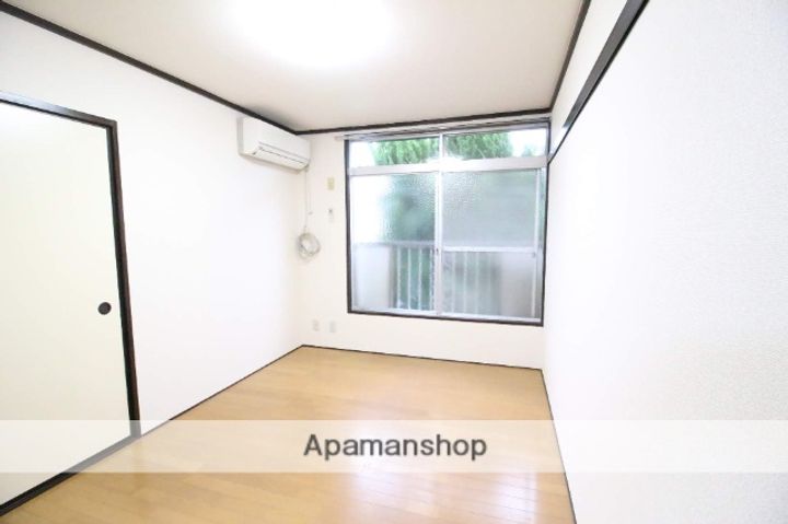 サンコスモKの居間