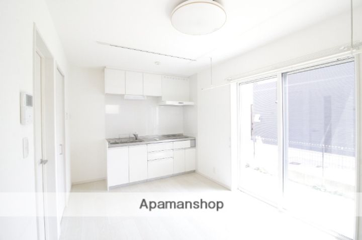 ミルフォート八千代台102の居間