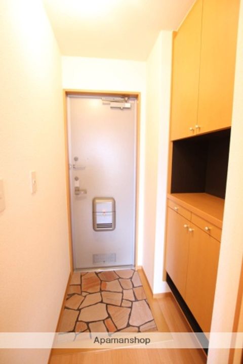 千葉県千葉市緑区おゆみ野中央5丁目の賃貸アパートの玄関