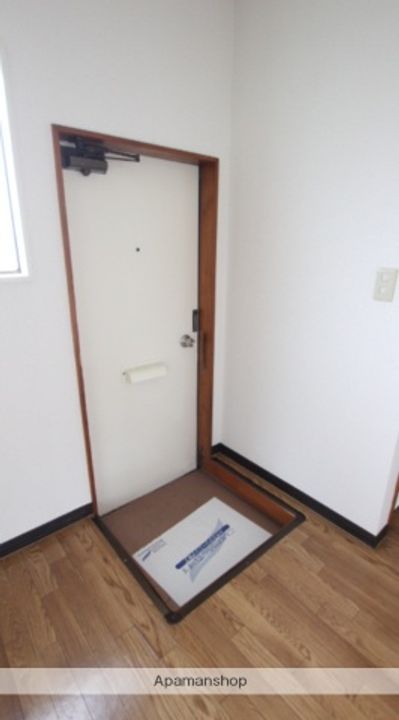 神山コーポの玄関