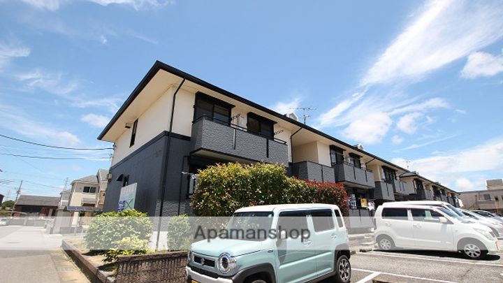 ロイヤルコート鷲巣 参番館101の外観