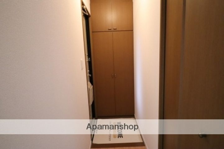 千葉県千葉市緑区おゆみ野南6丁目の賃貸アパートの玄関