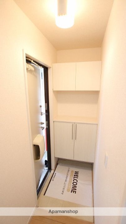 千葉県千葉市緑区あすみが丘東2丁目の賃貸アパートの玄関