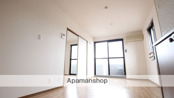 千葉県千葉市緑区おゆみ野中央7丁目の賃貸アパートの居間