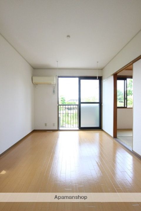 パストラルの居間