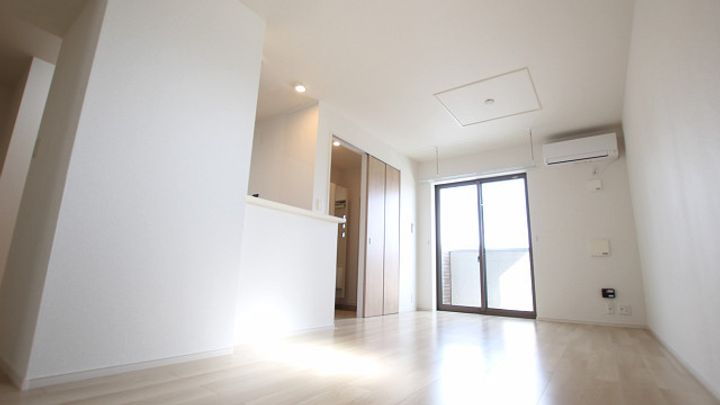 サンライズの居間