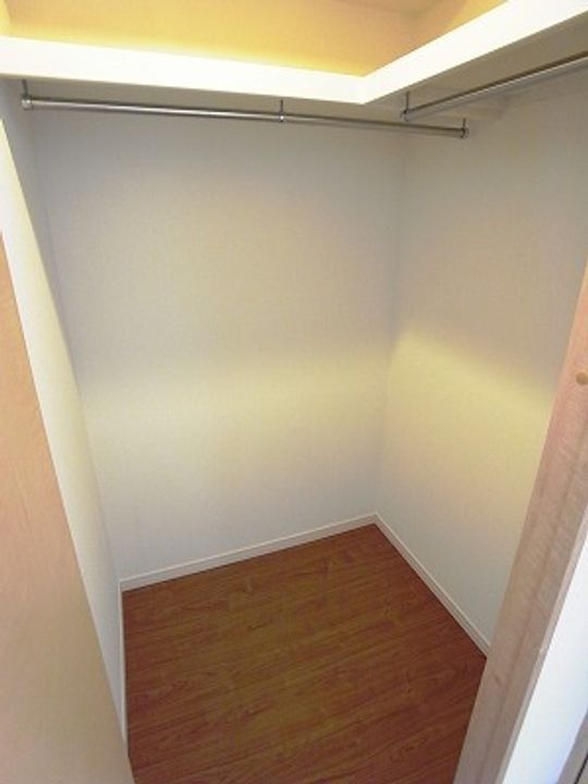 リブリ・ル・シャドールのその他画像