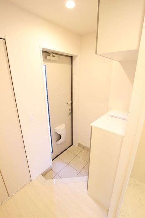 NFコーポ1号館の玄関