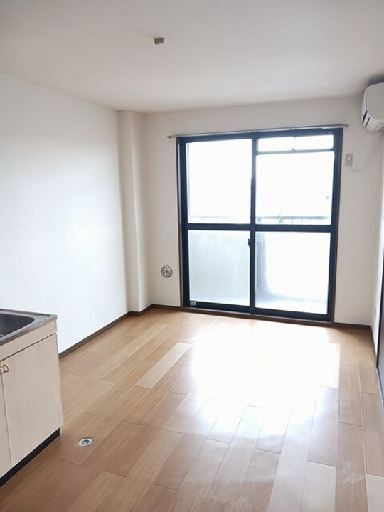 アンソレイエの居間