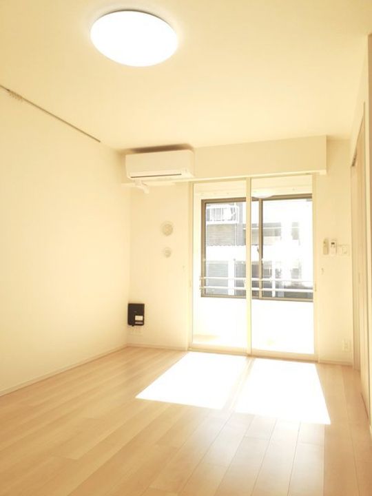 サンヴェール 蔵波 7103の居間