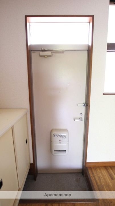 鷲巣ドリームハイツ101の玄関