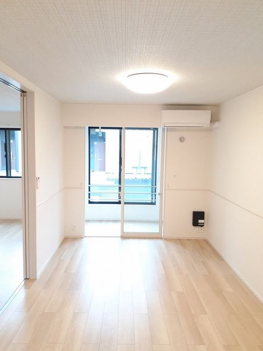 ル ソレイユⅡの居間