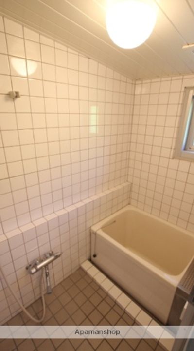 レインボーハウス勾当水4号棟405の風呂