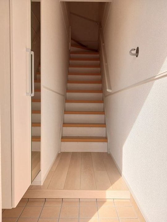 ヒカルサ市原姉ヶ崎イーストの玄関