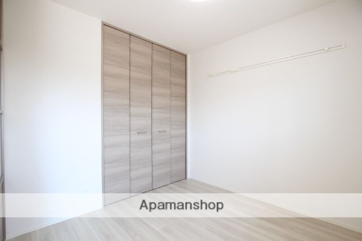 千葉県千葉市緑区誉田町1丁目の賃貸アパートの内装