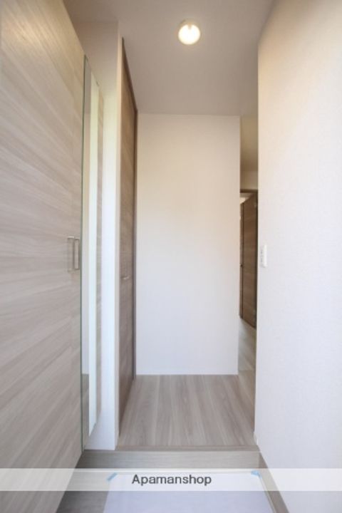 千葉県千葉市緑区誉田町1丁目の賃貸アパートの玄関