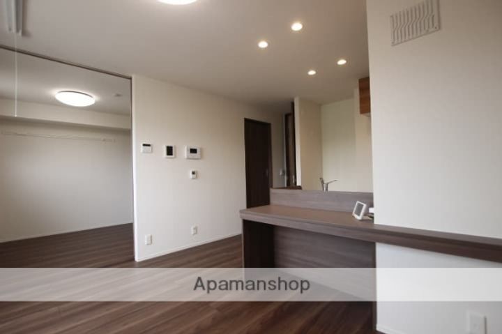 千葉県千葉市緑区誉田町1丁目の賃貸アパートの内装