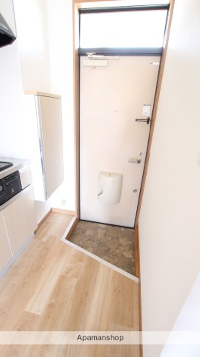 サンヴェール下永吉の玄関