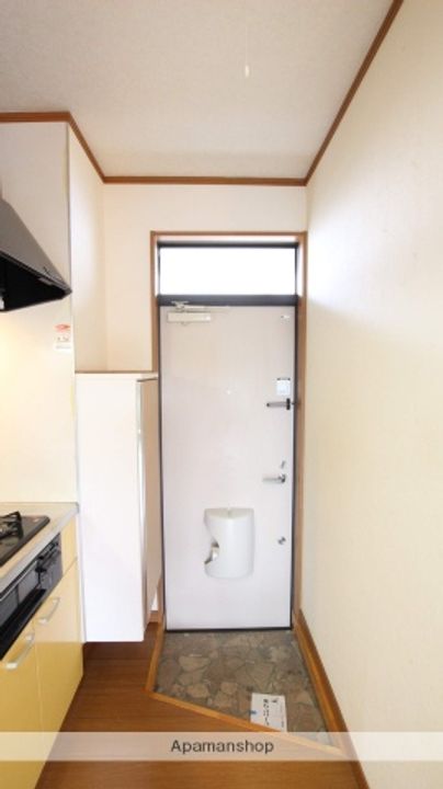 サンヴェール下永吉の玄関