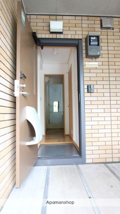 NICE FLAT(ナイスフラット)201の玄関